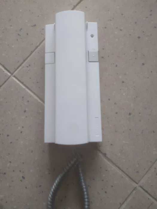 Vários equipamentos Comelit ( Alimentadores e Telefones )