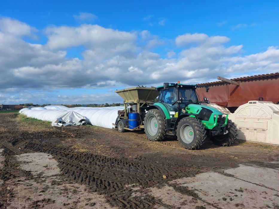 Śrutowanie gniecenie mielenie pakowanie zakiszanie w rękawy foliowe.