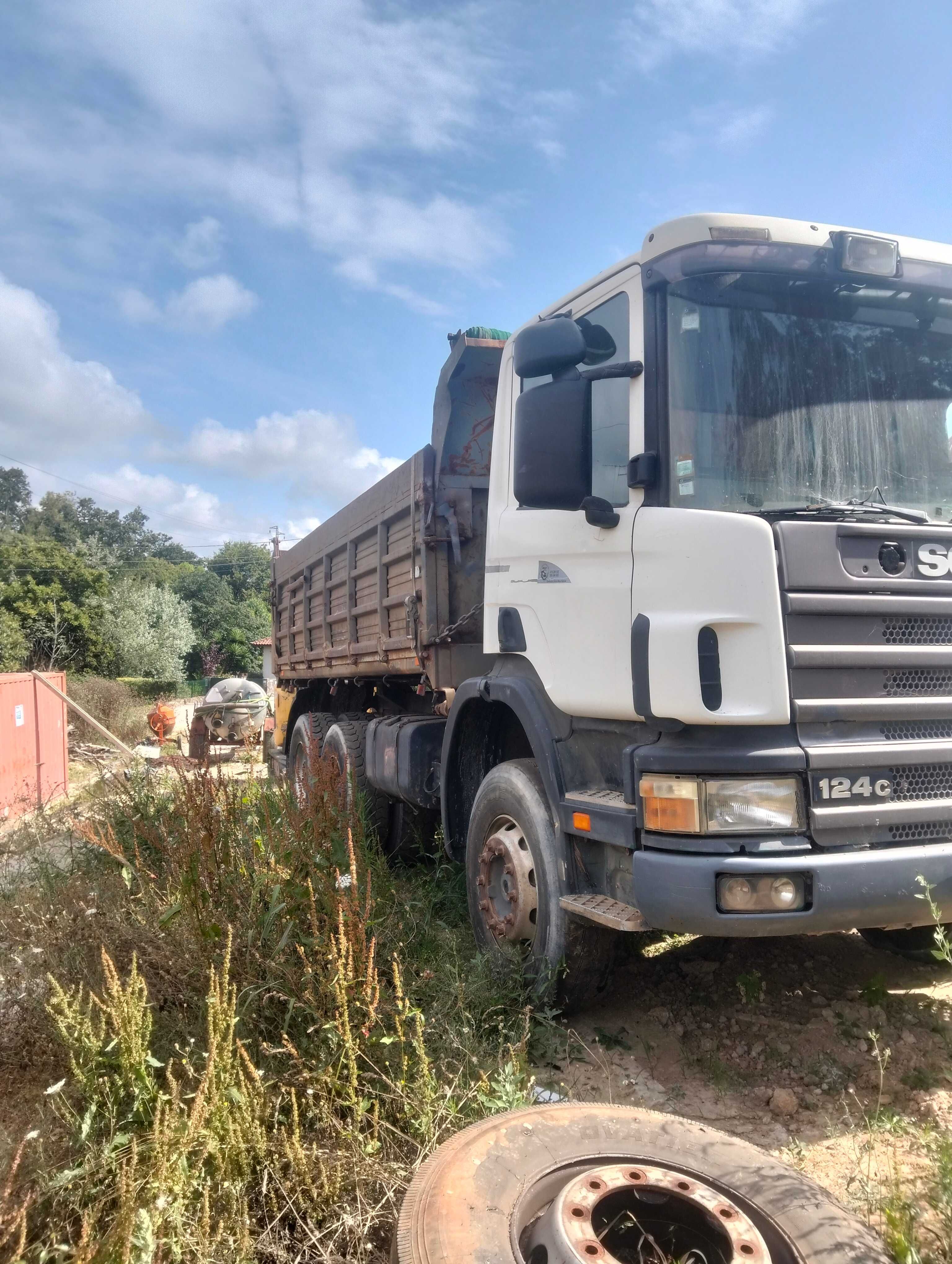 Vendo camiao de 3 eixos basculante