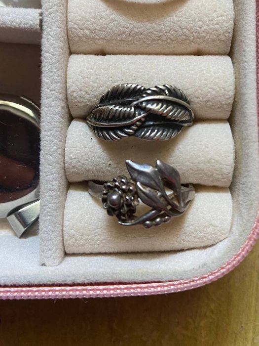 РОЗПРОДАЖ ЦІНА ЗА ВСЕ Срібні каблучки та хрестик 925