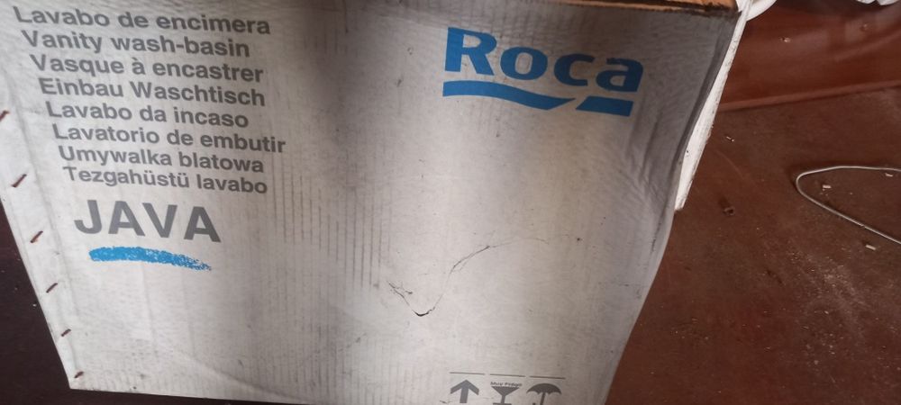 Lavatórios roca novos dentro da caixa