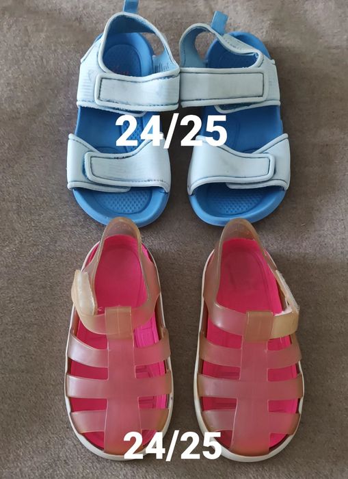 Sandálias de borracha 4€.