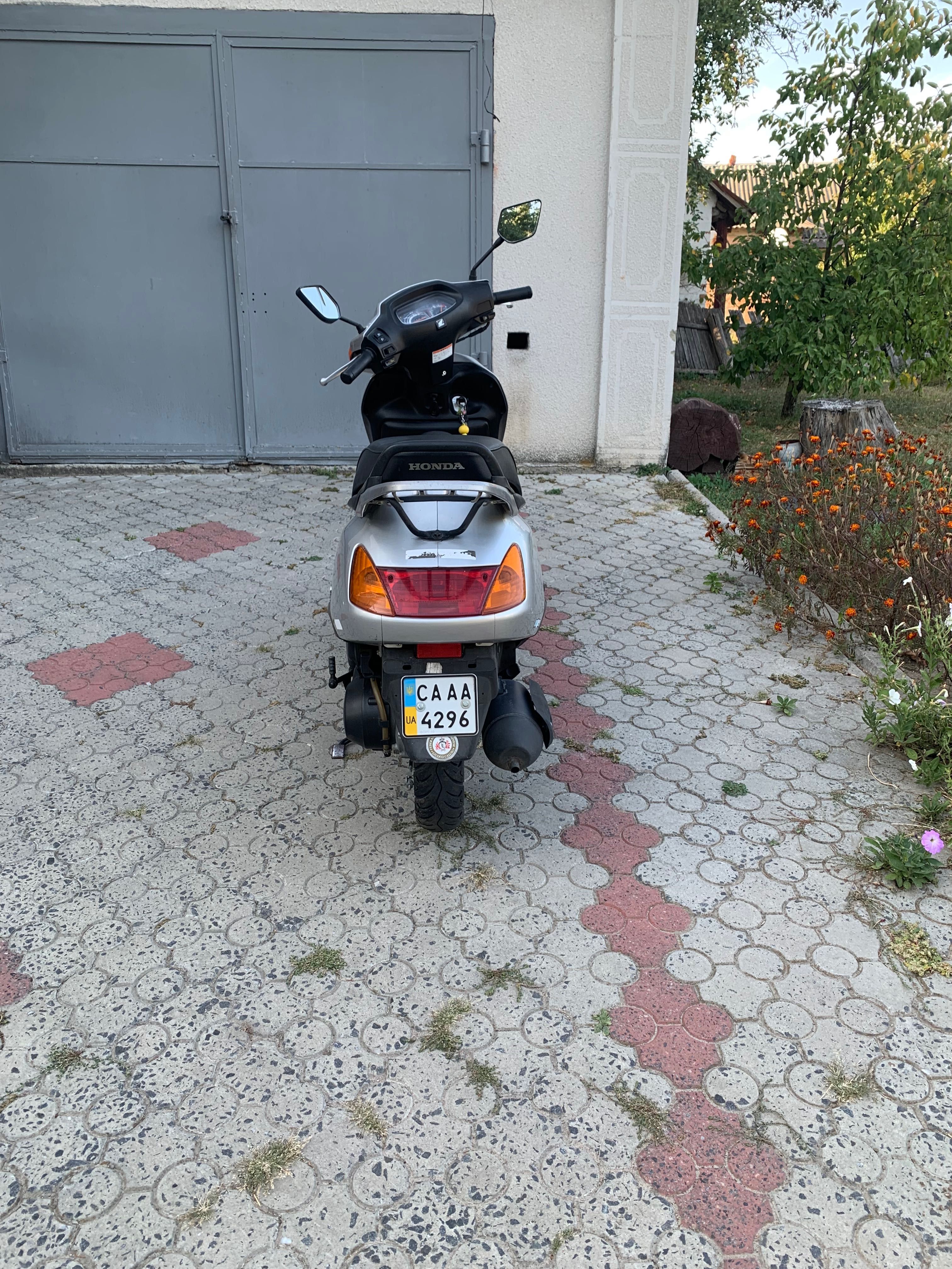 Honda spacy 100 куб.