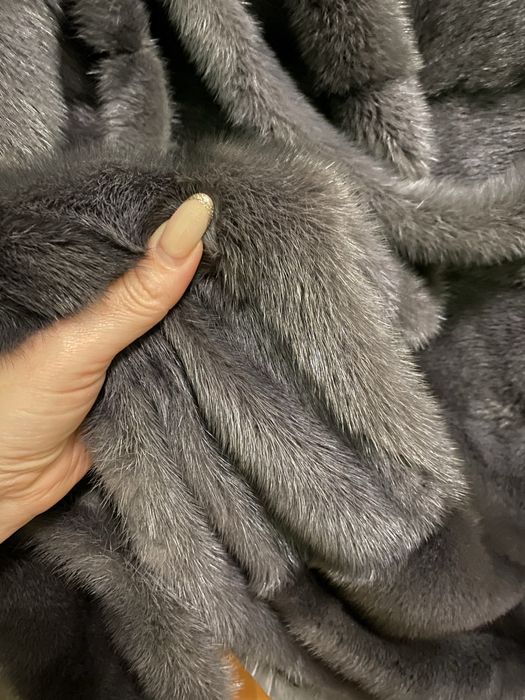 Надзивайна норкова шубка 48 р у фантастичному  кольорі « чорниця «