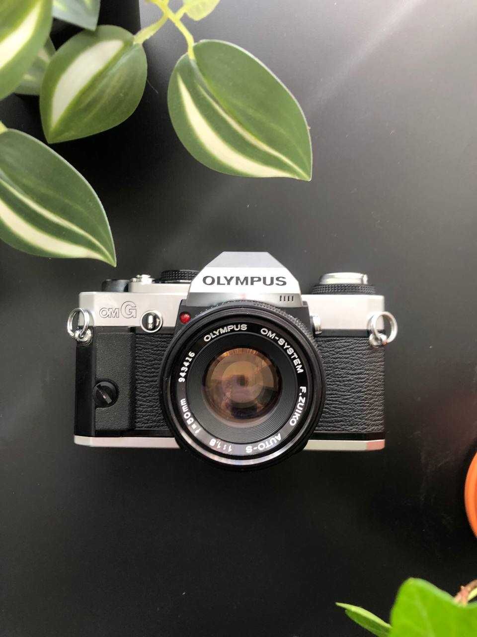 Фотокамера Olympus OMG з об'єктивом Olympus Zuiko 50mm f/1.8