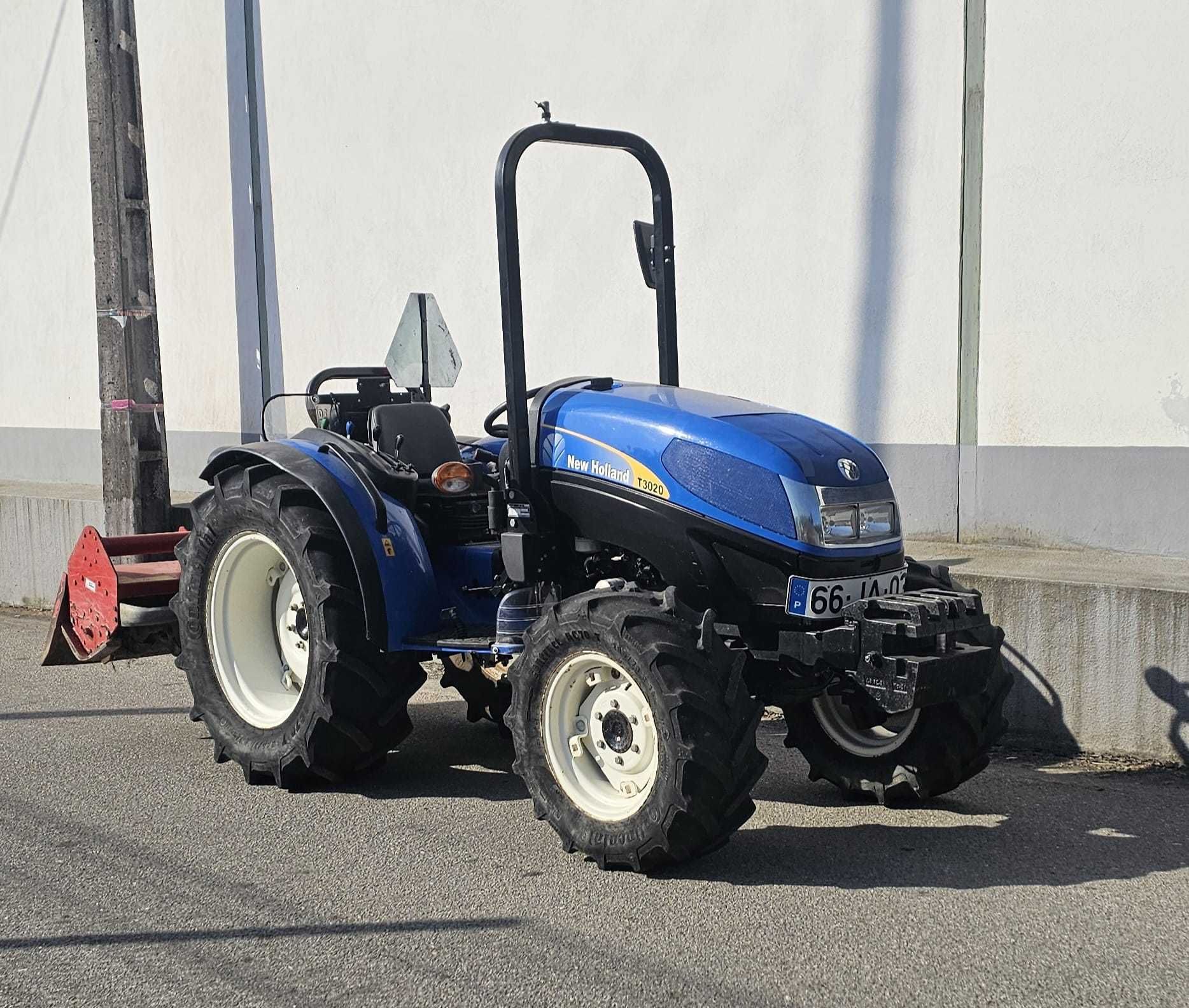 Trator New Holland T3020 com Fresa Herculano