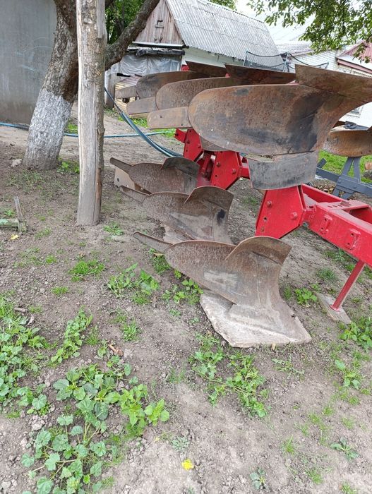 Продам плуги до трактора