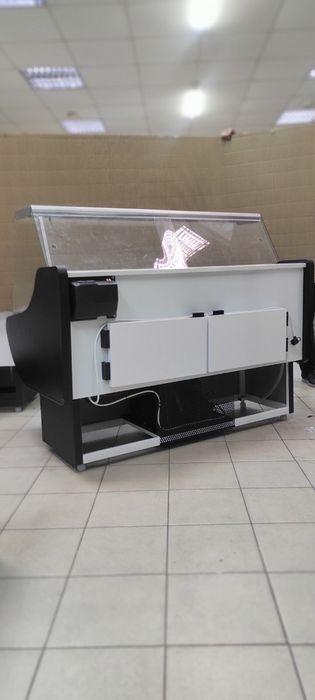 Вітрина KATRIN 1,6м