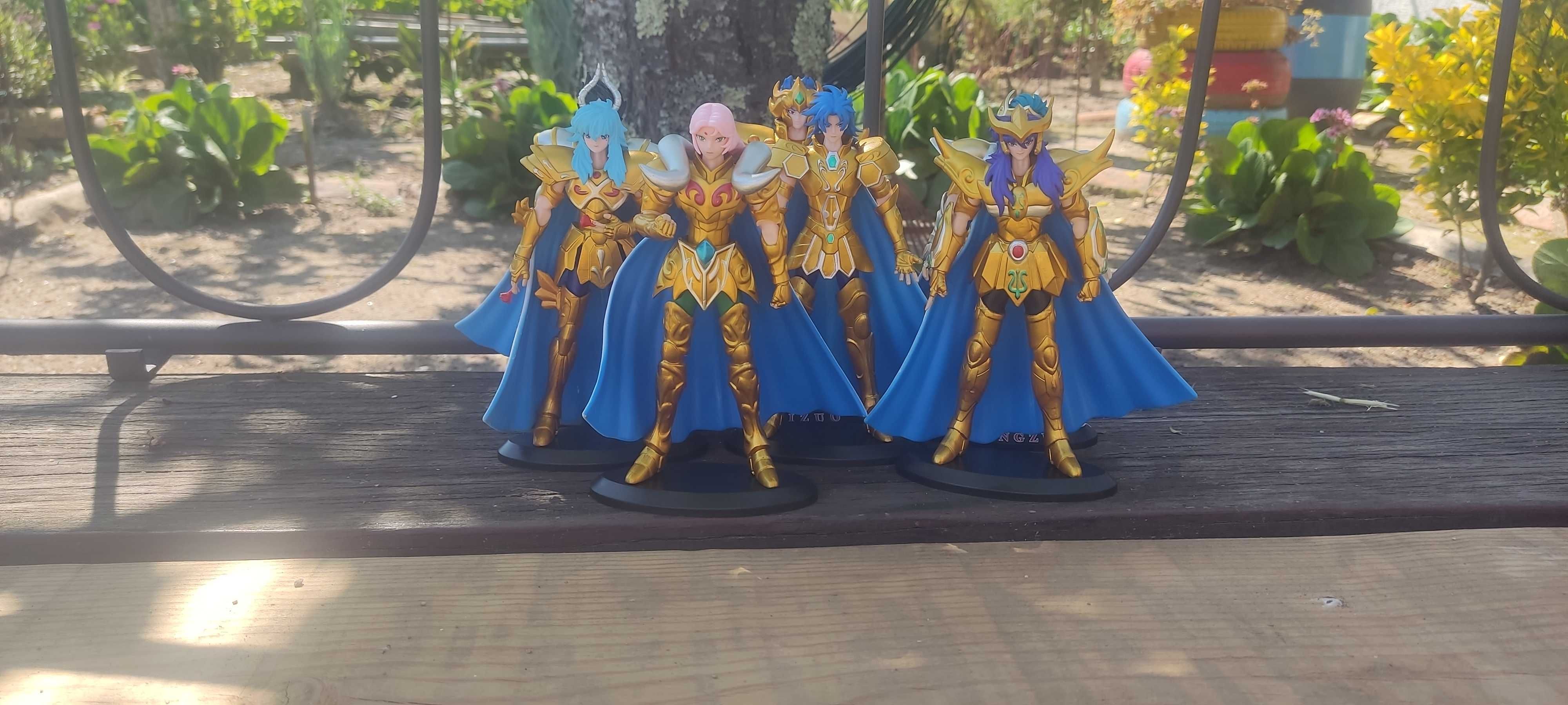 Figuras e estatuetas Saint Seiya em PVC (Cavaleiros de Ouro)