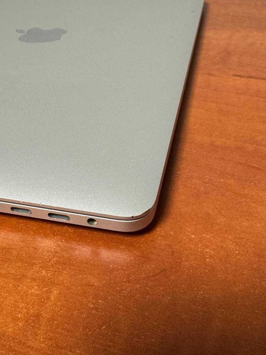 MacBook Pro A2251 13" i5-10th / 16GB / 512GB / Retina / Touch / macOS