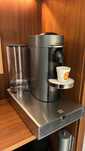 Máquina de Café Nespresso Vertuo Plus Deluxe Titan D + Acessórios