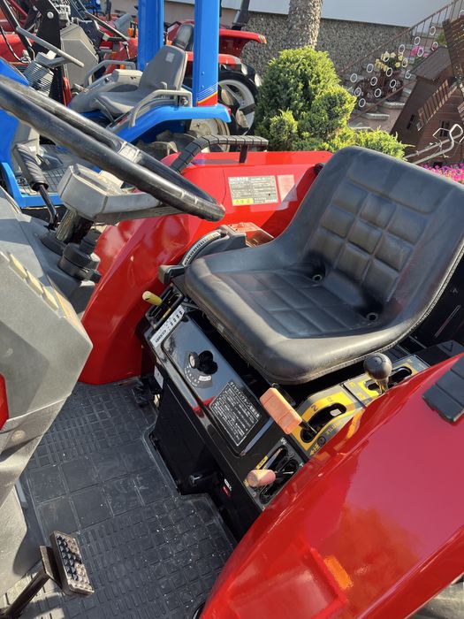 Traktor Mitsubishi MT 24 wspomaganie rewers