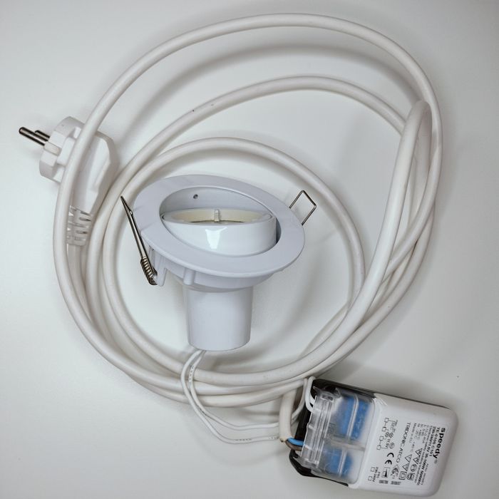 Lampka, oczko z kablem