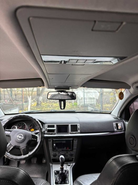 Продам автомобіль Opel Signum