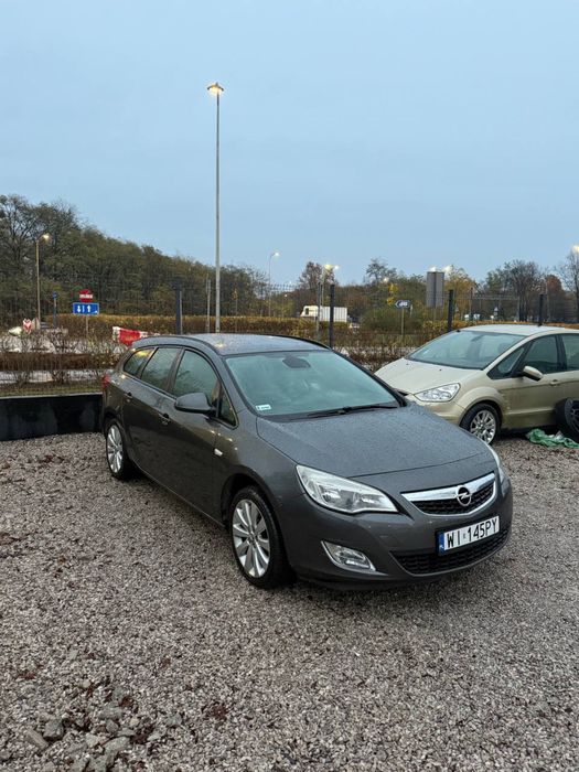 Na Sprzedaz Opel Astra J 1.6 LPG Automat 2011 Zadbane/Gwarancja/Zamian