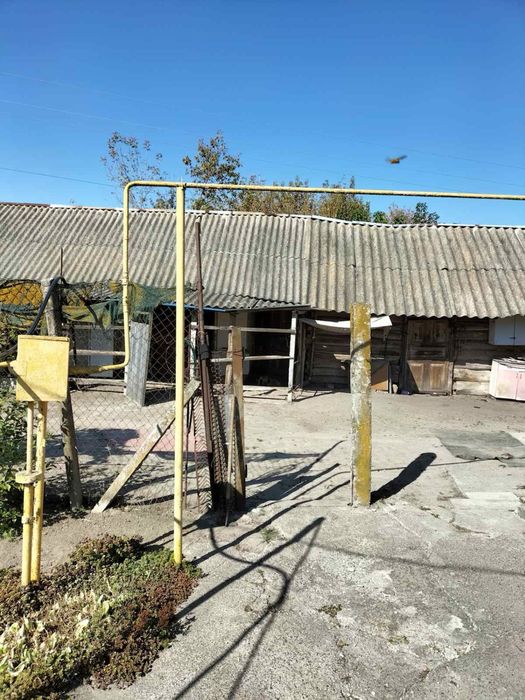 Продаж 1 поверхового будинку з ділянкою на 50 соток, 68.1 кв.м, є
