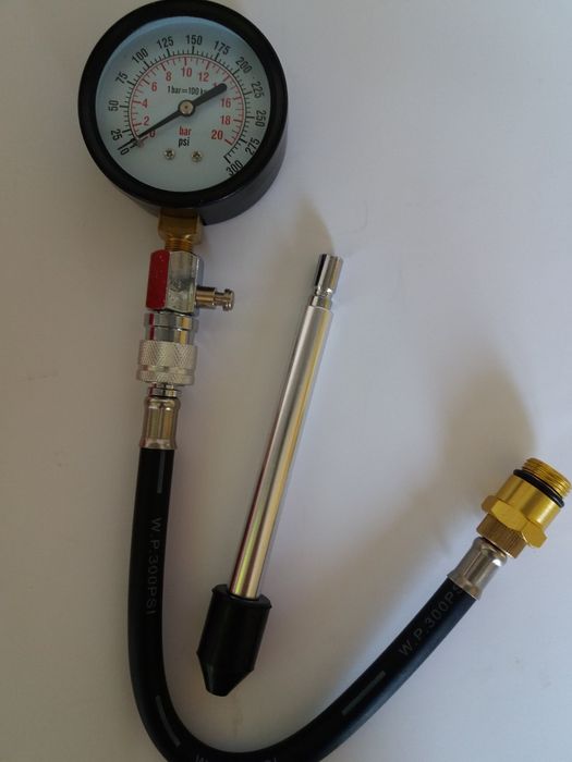 Компрессометр для бензиновых  двигателей  INTERTOOL  АТ- 4001