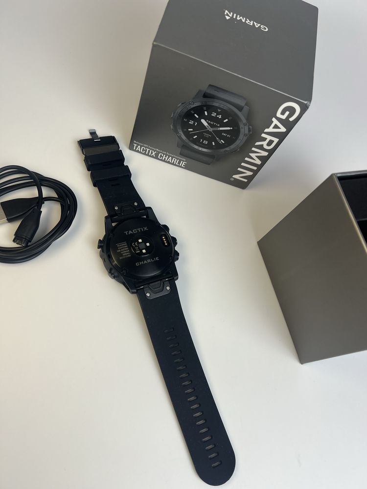 Тактичний годинник garmin tactix charlie 0098473