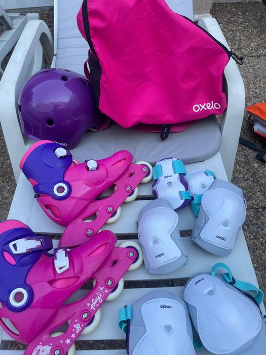 Patins com bolsa e equipamento de proteção