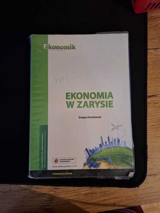 podręcznik ekonomia w zarysie, Grzegorz Kwiatkowski