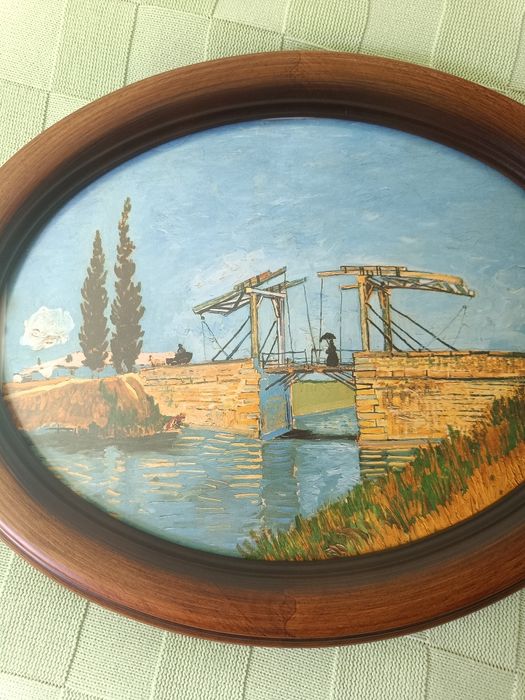 Tabuleiro decorativo de madeira e vidro. Antigo