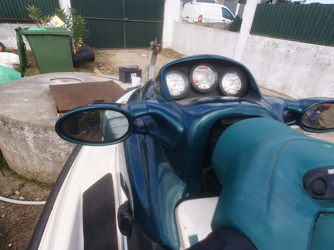 Vendo Jet ski  muito estimado