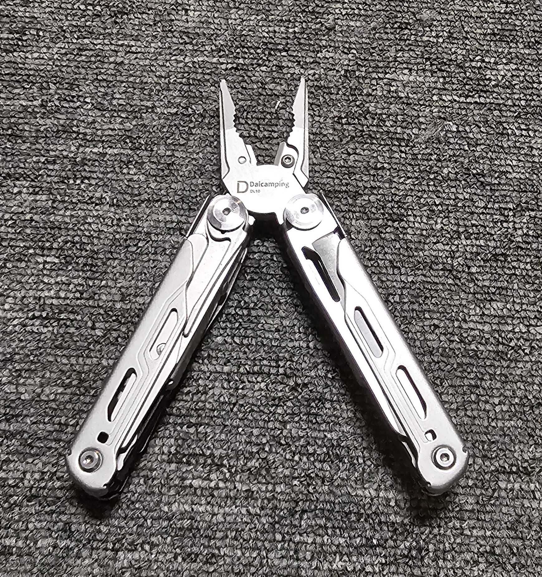 Multitool DL10 Daicamping Leatherman