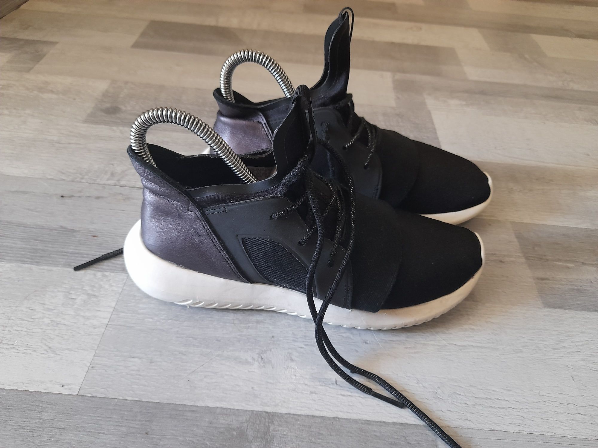 Adidas Tubular rozmiar 37,5