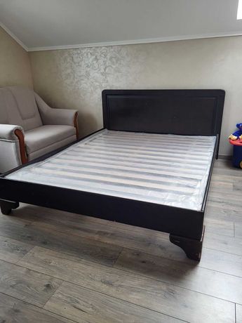 Дерев'яне ліжко 200*160