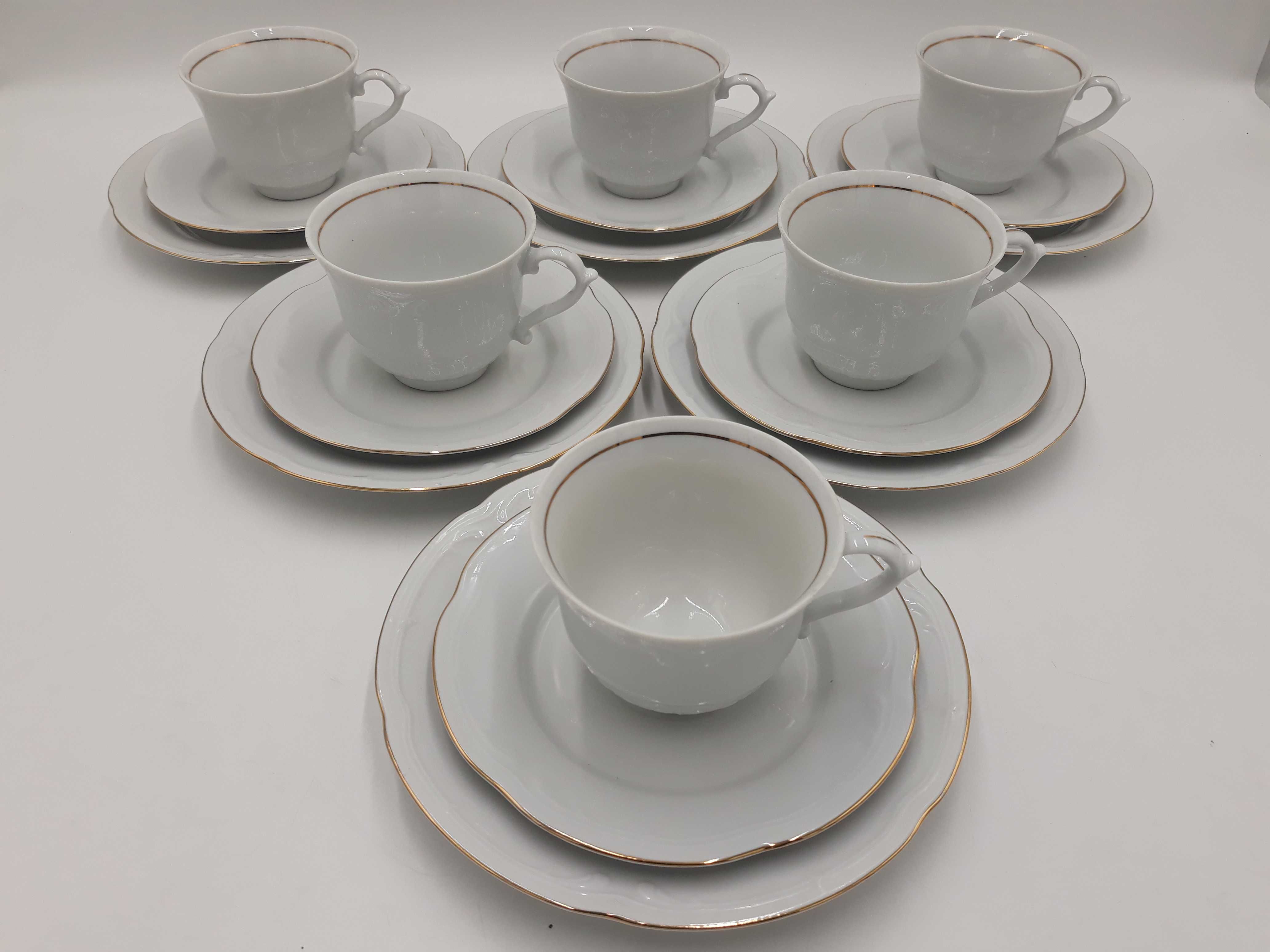 Filiżanki porcelanowa, spodek t. deserowy Włocławek, reliefy, złocenia