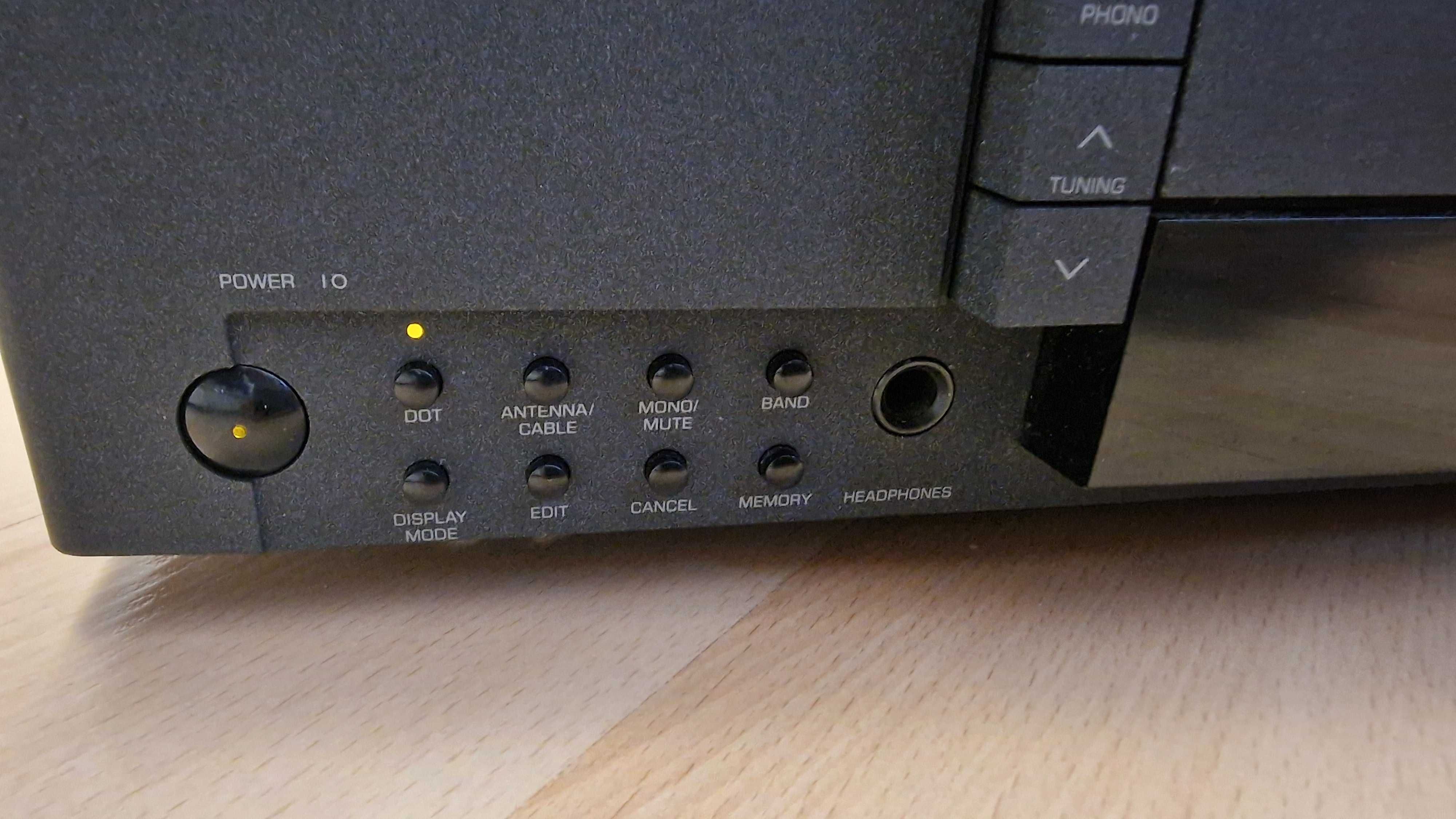 Grundig R210 amplituner