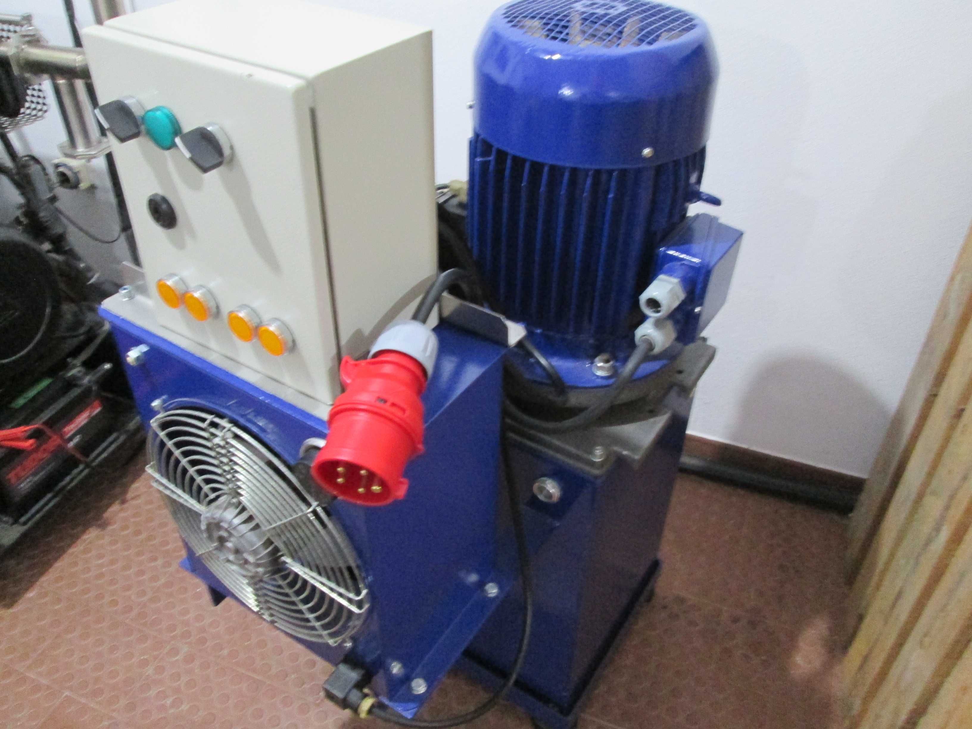 Centralina trifásica 5.5 KW dupla