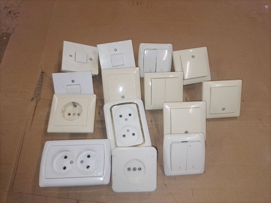 Розетки і виключателі