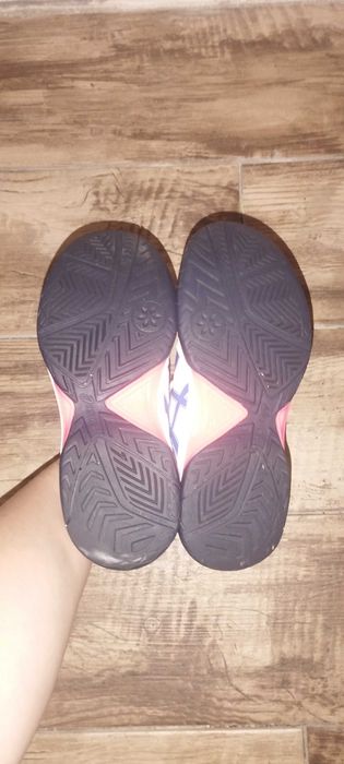 Кросівки asics для тенісу та інших видів спорту