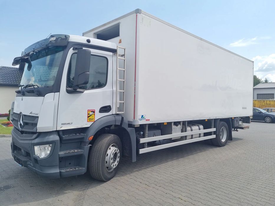 Mercedes-Benz Antos 1830