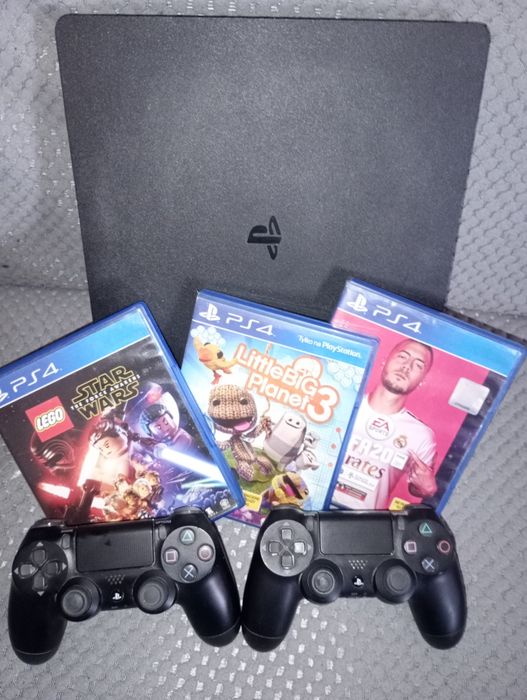 Ps4 + gry, 2 pady