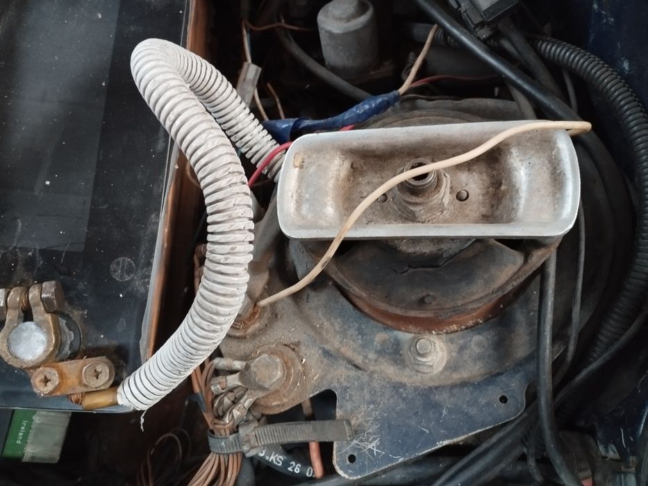 Автомобіль мерседес