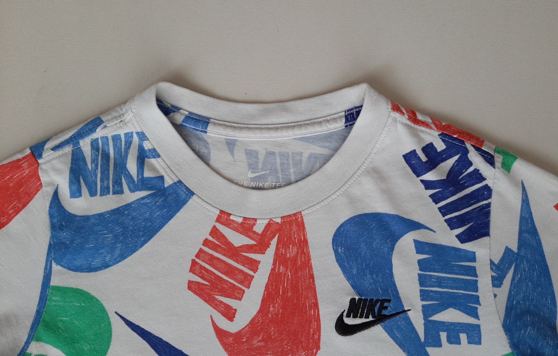 NIKE T-shirt chłopięcy NADRUK M 137-147 cm