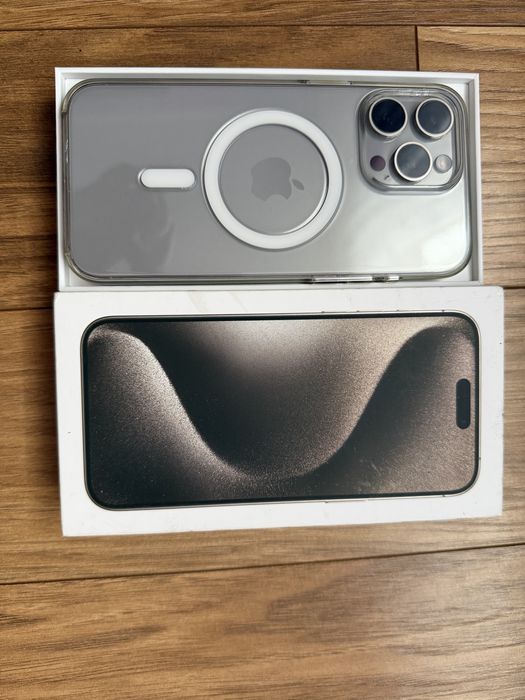Sprzedam Iphona Apple 15 Pro Max  256 gb 6,7” 120 Hz Tytan Naturalny