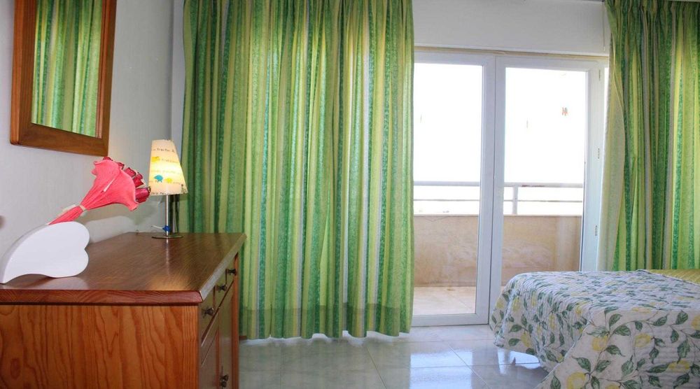 Arrenda-se T1 até maio - na praia da rocha