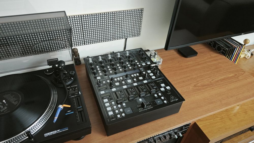 Behringer DDM4000