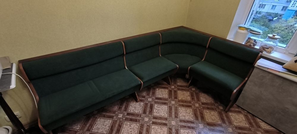 Зелений уголок для вітальні