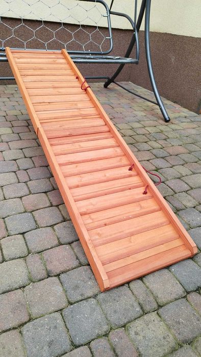 Drewniana, zgrabna rampa dla psa 160 cm długości