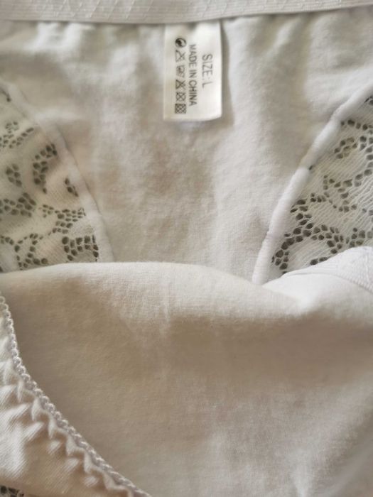 Majtki białe z koronką