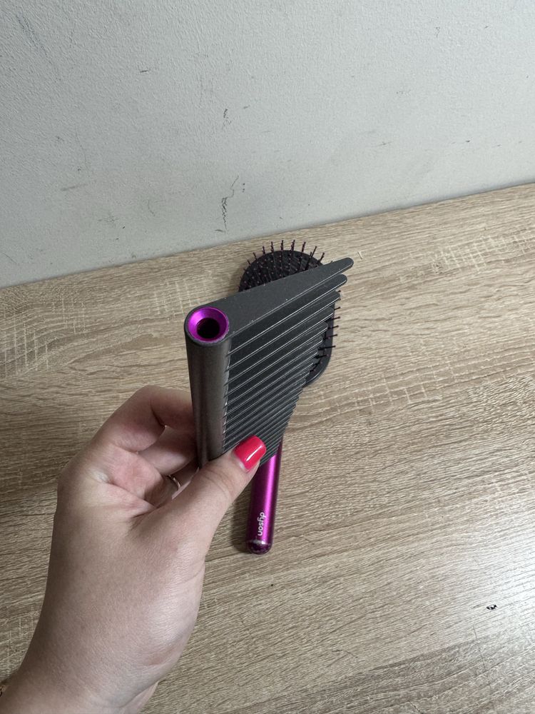 Комплект расчесок Dyson оригинал в цвете фуксия массажная щетка и греб