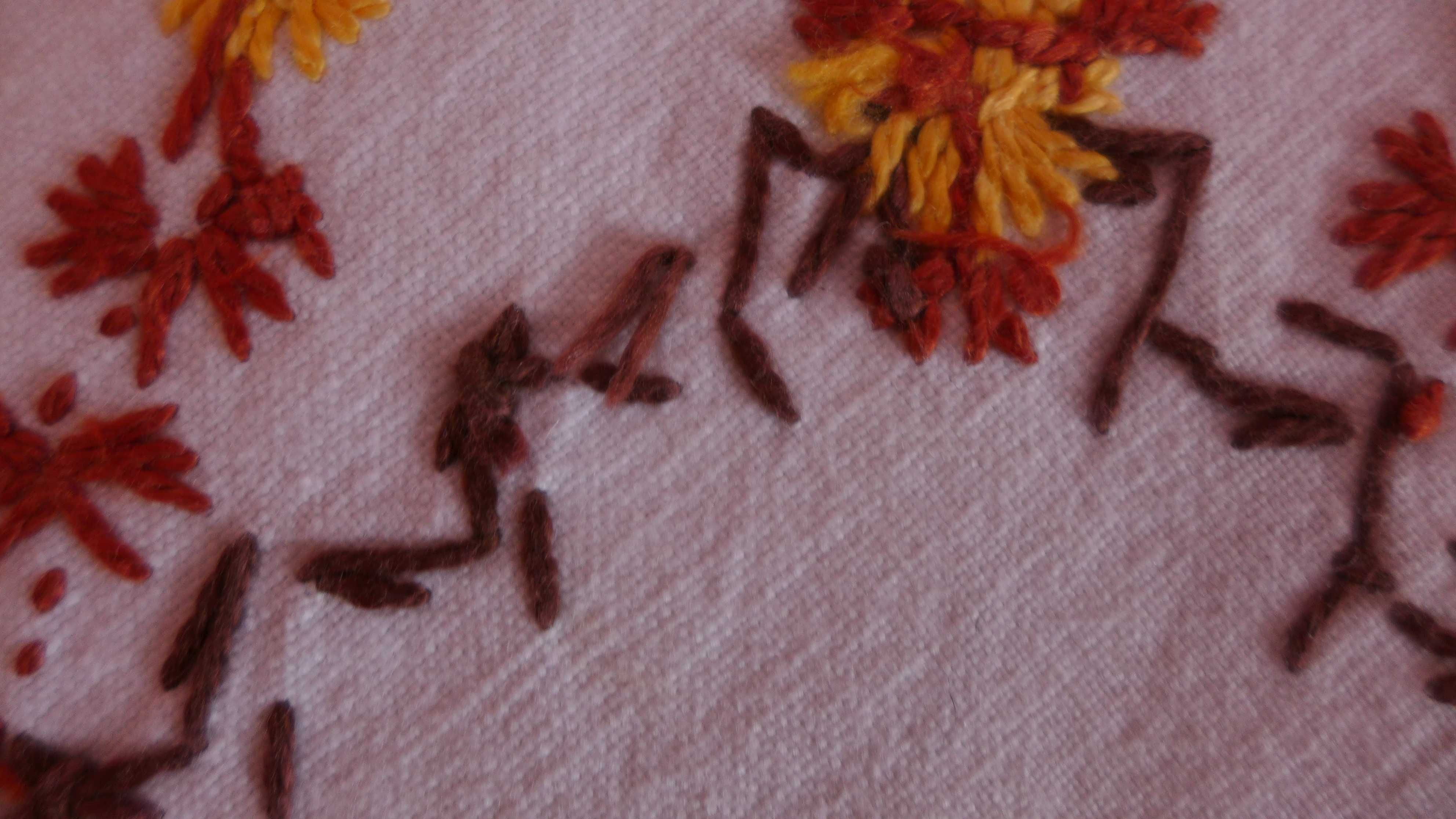 Obrus, serweta wyszywana , haft ręczny 74 cm, płótno