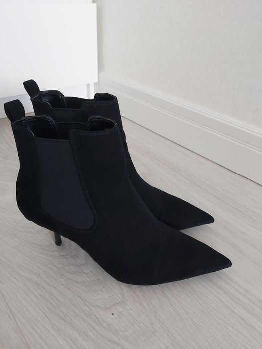 Ботинки женские  Bershka