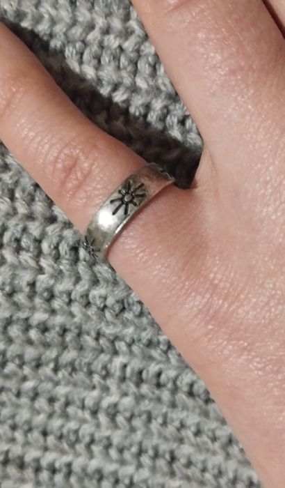 Жіноча гарна каблучка