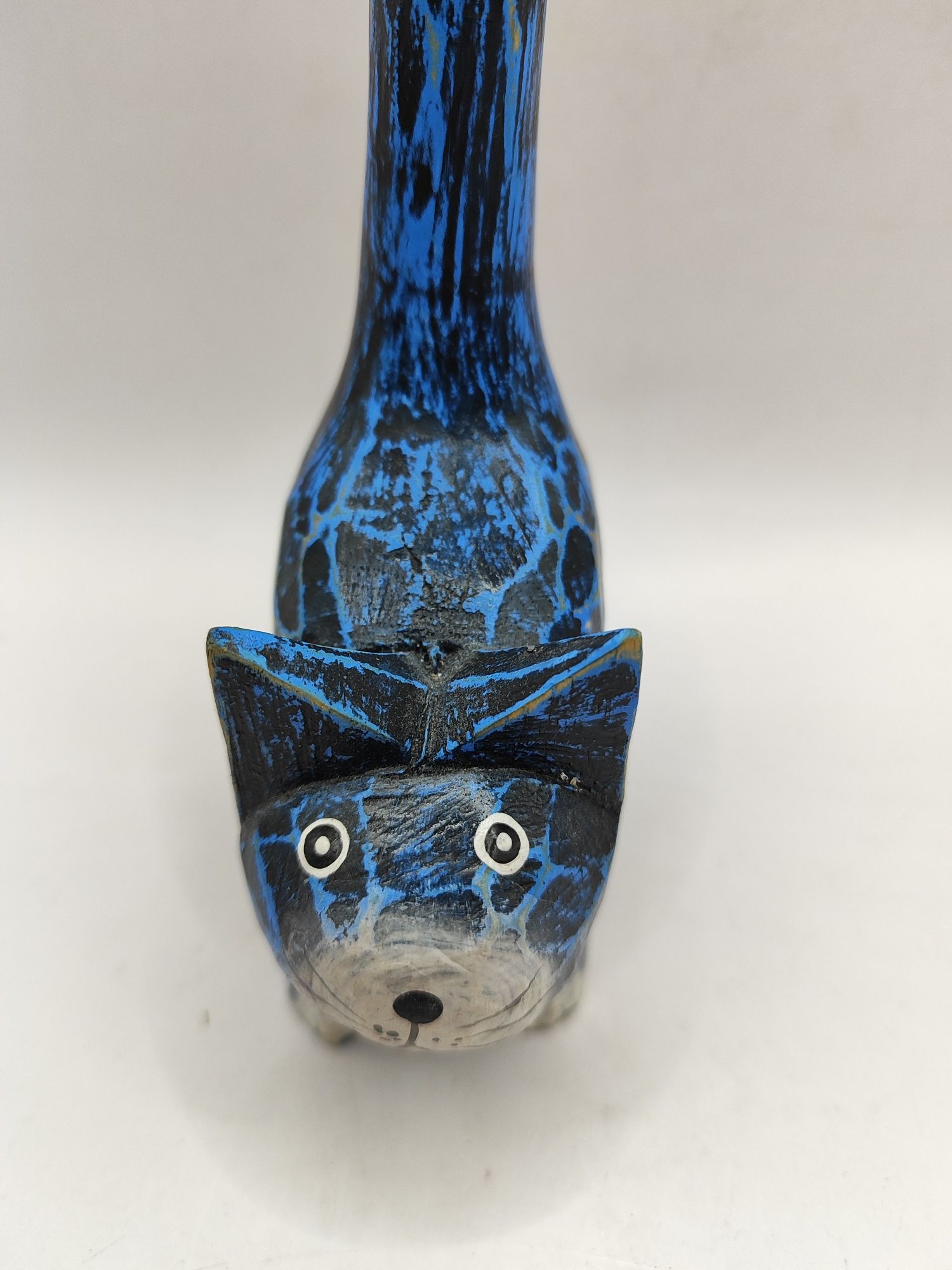 Stojak na biżuterię pierścionki kot kotek drewniany niebieska figurka