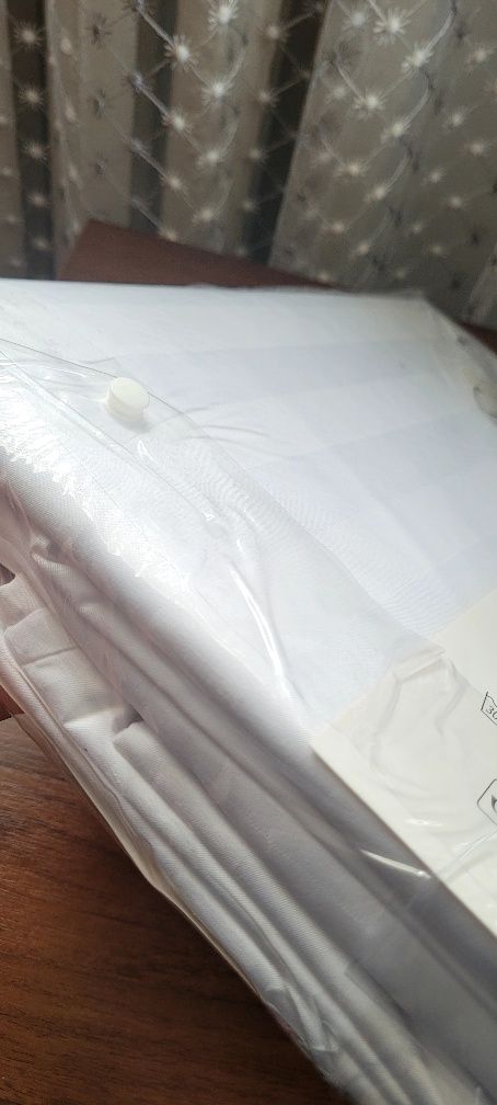 Новый комплект белого постельного белья сатин страйп Koloco